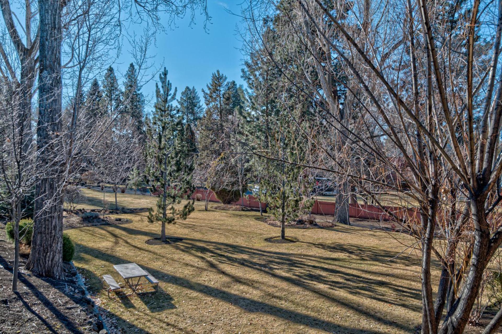 Pioneer Park Rentals Downtown Bend Camera foto